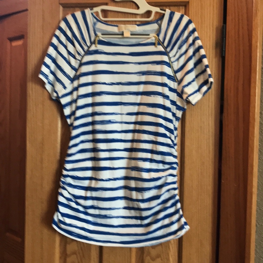 MK roused sided short size L.